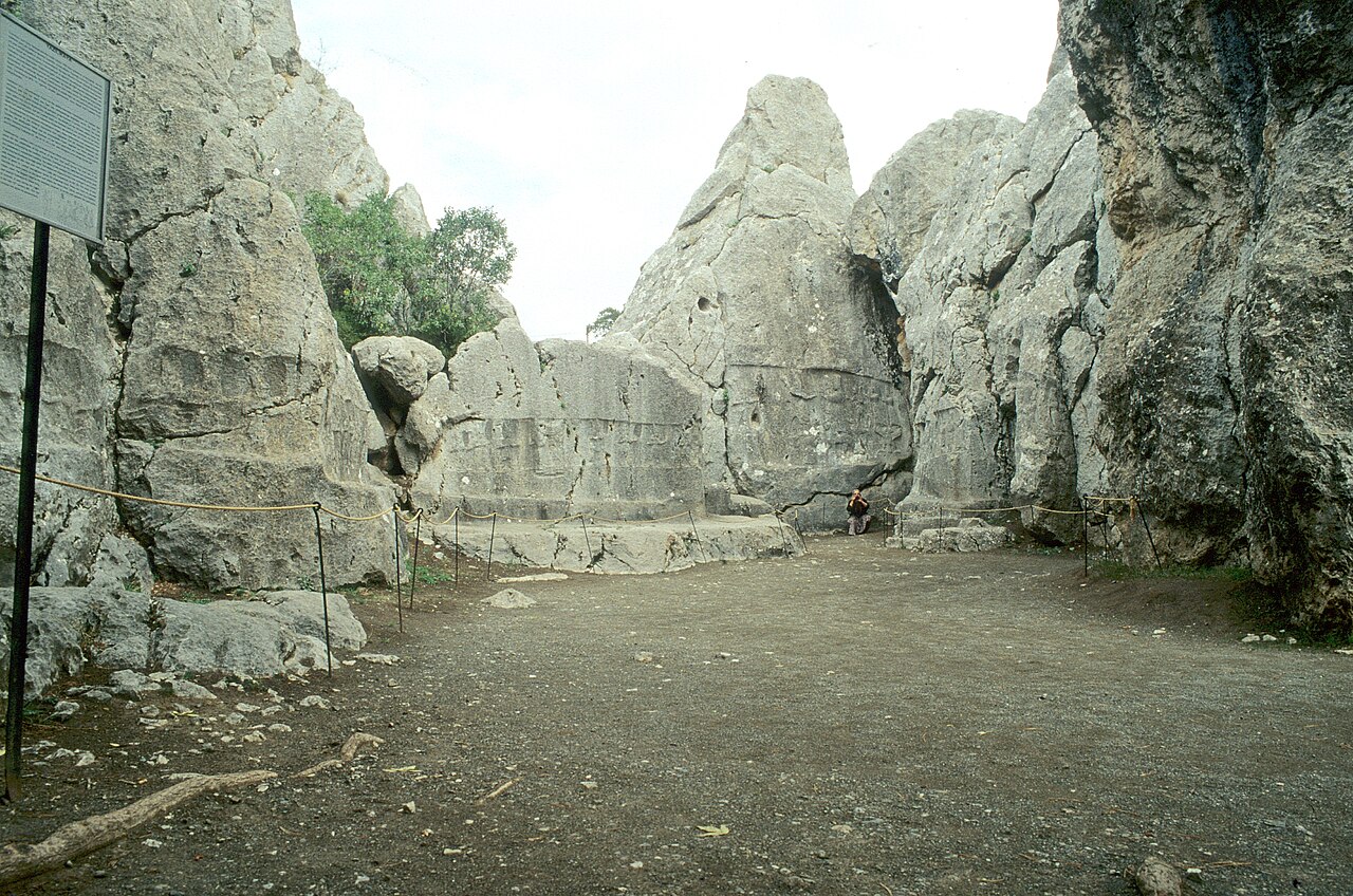 Yazılıkaya — skalny panteon hetycki